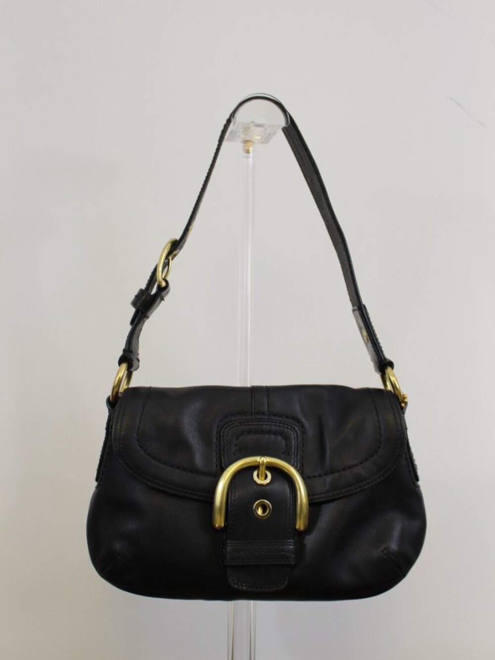 Coach Soho Black Leather Flap Shoulder Bag Gold Hardware 2010 Y2K Classic - Picture 14 of 14